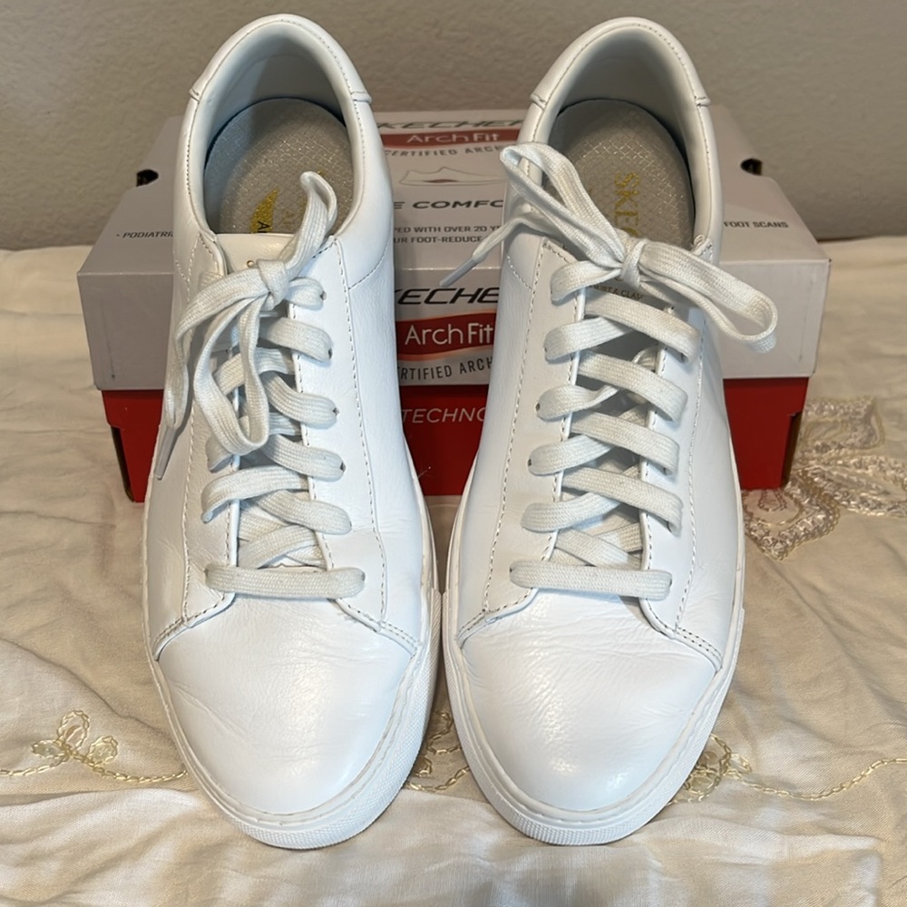 Skechers Leather White Arch Fit Sneakers-8